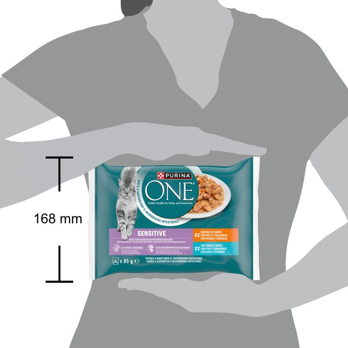 PURINA® ONE®  SENSITIVE Finas láminas en Salsa, Comida húmeda para gatos con Atún y Zanahorias, sobre 85g