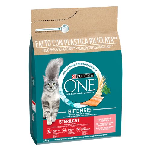 PURINA ONE ® Gatos Esterilizados/Castrados, Rico en Salmón