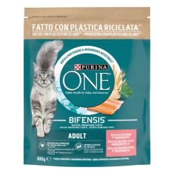 Ver PURINA® ONE PARA GATOS ADULTOS con salmón